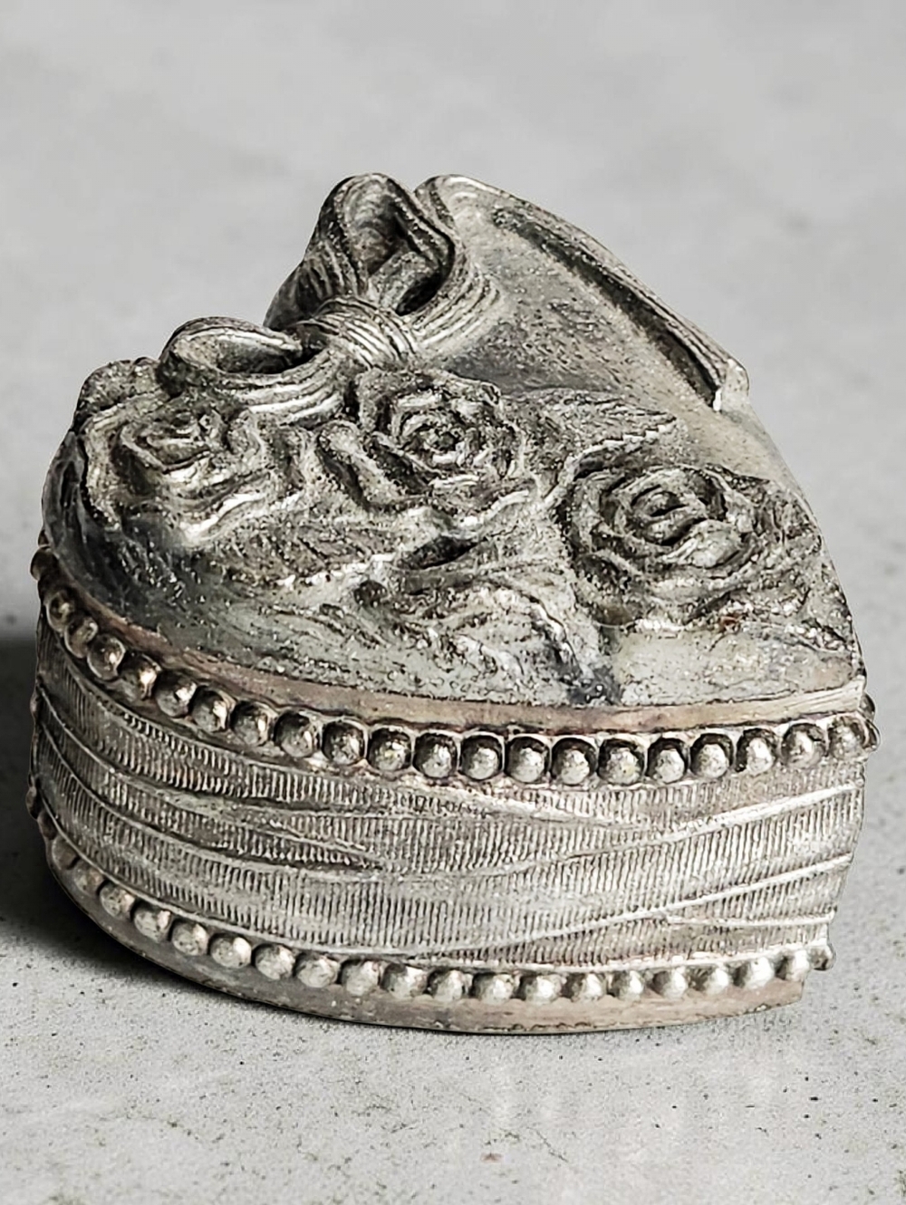 Vintage Russ Small Metal Heart Shaped Trinket Box With Roses and Bow Gift